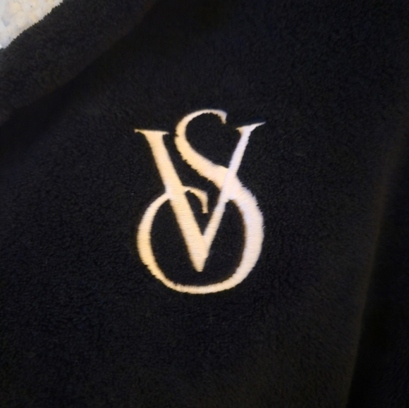 VS💕VICTORIA'S SECRET Black Plushy Ladies Above Knee Robe - Sz. M - Picture 2 of 4